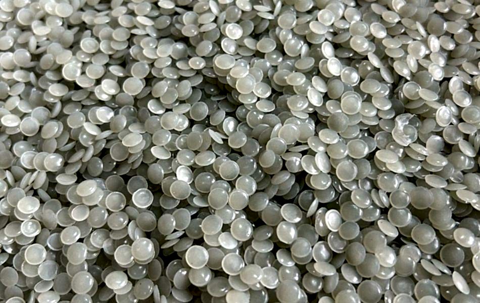 Modern and Minimal Company Profile Presentation (2)